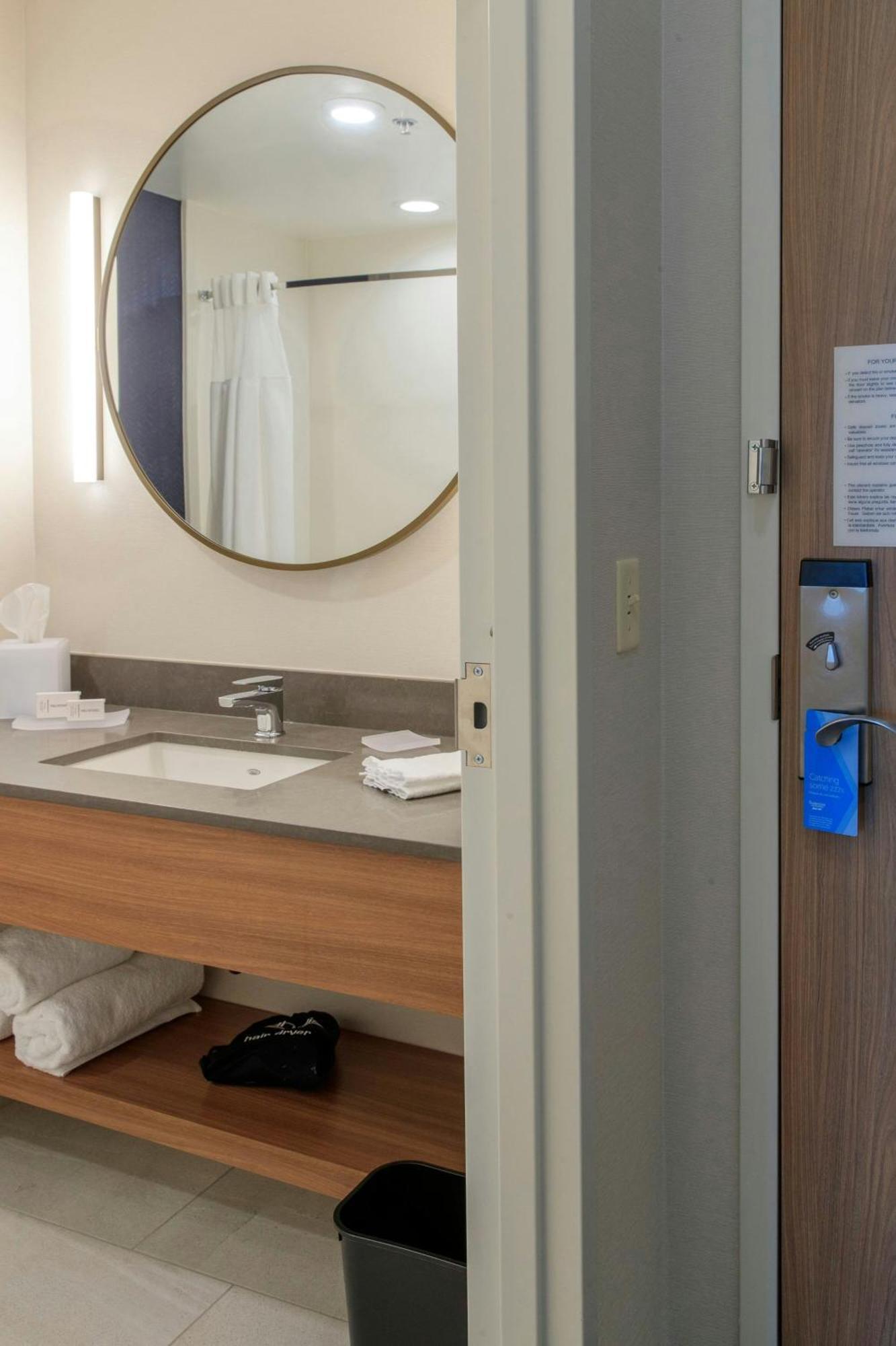 Fairfield Inn & Suites By Marriott Philadelphia Valley Forge/Great Valley Berwyn Bagian luar foto
